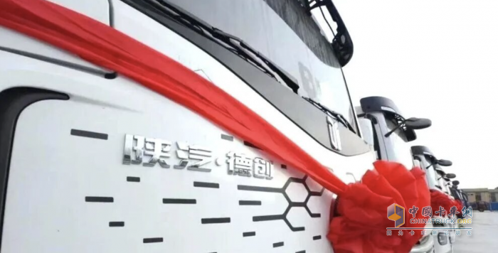 奋战开门红 质子汽车氢燃料环卫车批量交付北京房山