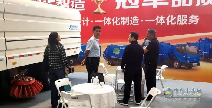 精彩亮相天津环卫展，五征环保科技彰显创新实力