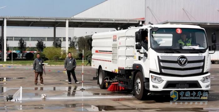 常州“龙控城悦杯”环卫技能大赛举行 福田普罗科洗扫车成赛场“实力担当”