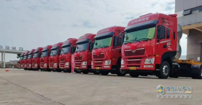 为信赖加气!10台龙擎燃气车交付江西大客户,共赴绿色新程