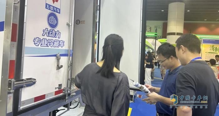 冷链运输看这里！五菱冷藏车广州展实力圈粉海内外客户
