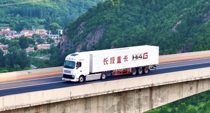 重卡行业首个百台混动订单落地，长城重卡开启快递运输混动时代