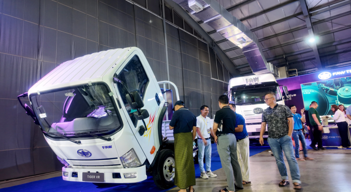 一汽解放携J6P与虎VR重磅亮相第三届缅甸国际车展