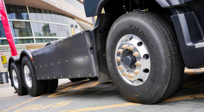 想“抢钱”？还得看乘龙翼威 5 牵引车