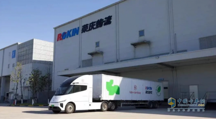 苇渡Windrose纯电重卡助力荣庆物流，为人头马提供京沪、沪粤、沪蓉干线纯电运输