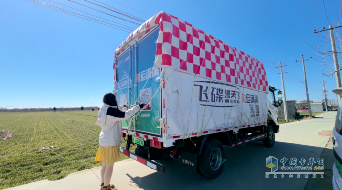飞碟漫天飞一月行驶一万三千公里，挑战极寒、大漠、无人区