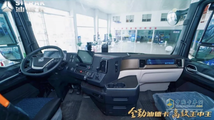 赋能皖北物流！汕德卡G7燃油牵引车阜阳站揭秘“全勤”硬实力！