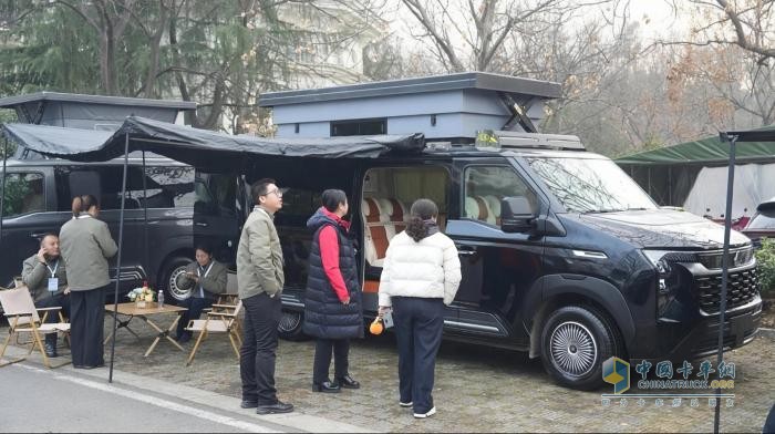 中国重汽轻型汽车专用车矩阵全擎亮相 多场景解决方案登陆随州