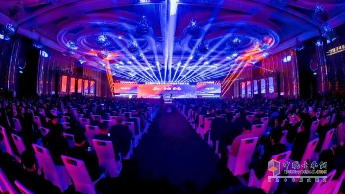 东风商用车召开2025年度合作伙伴大会