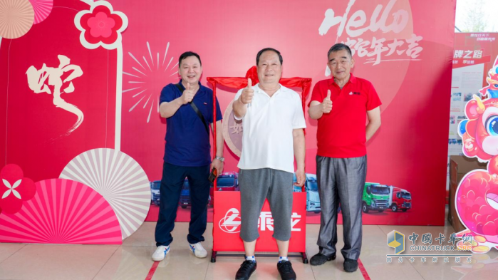 现场订车62台，乘龙L2VCNG增程轻卡武汉闪耀上市