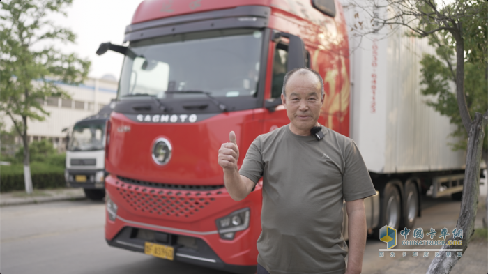 陕汽延安重卡S700为王师傅的每一趟运输保驾护航