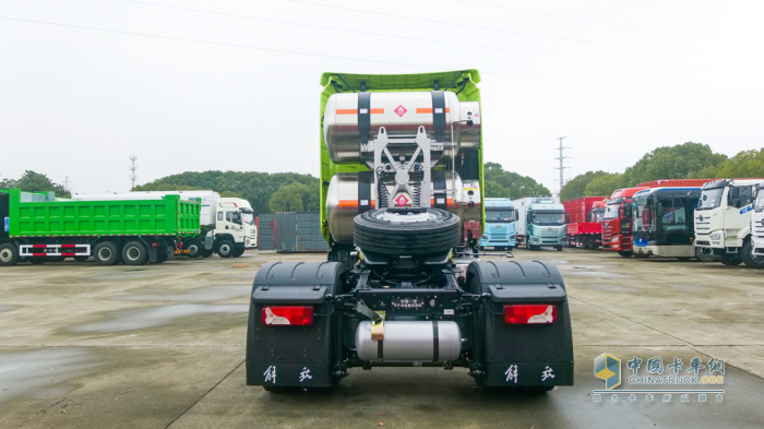 解放卡车：LNG发动机为何需要更频繁调节气门？