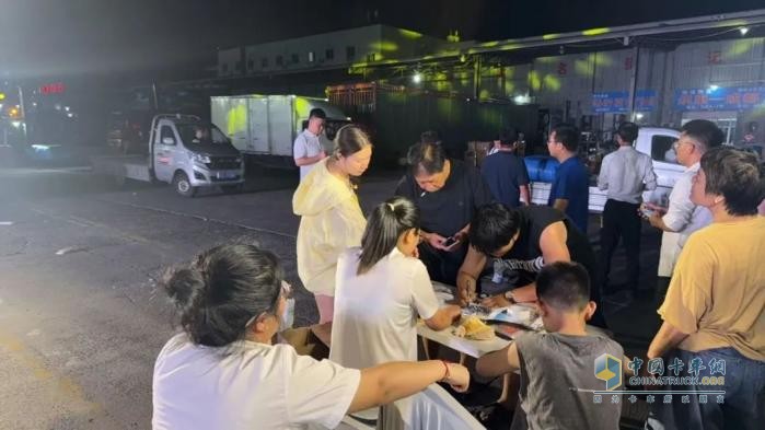 东风小卡百县千镇大巡游，“中国童装之都”织里嘉年华活动圆满成功！