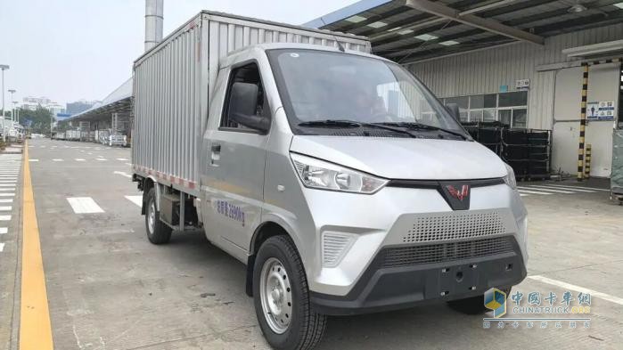 五菱密闭式桶装垃圾车/转运界全能选手