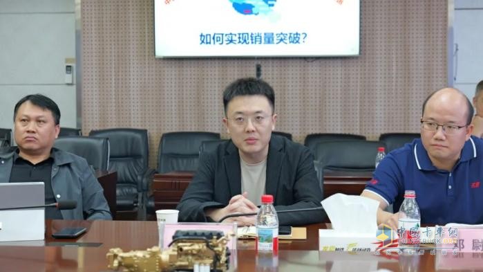 河南区域战略经销商走进龙擎，聚力赢未来！