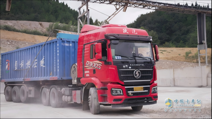 选对伙伴创业稳！卡友胡师傅：陕汽德御Q300S就是靠谱搭档