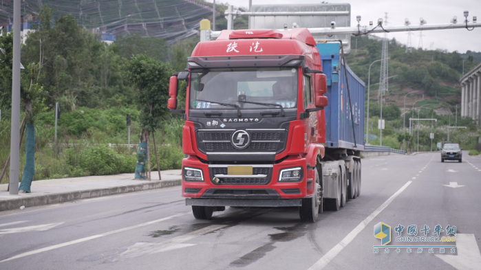 选对伙伴创业稳！卡友胡师傅：陕汽德御Q300S就是靠谱搭档