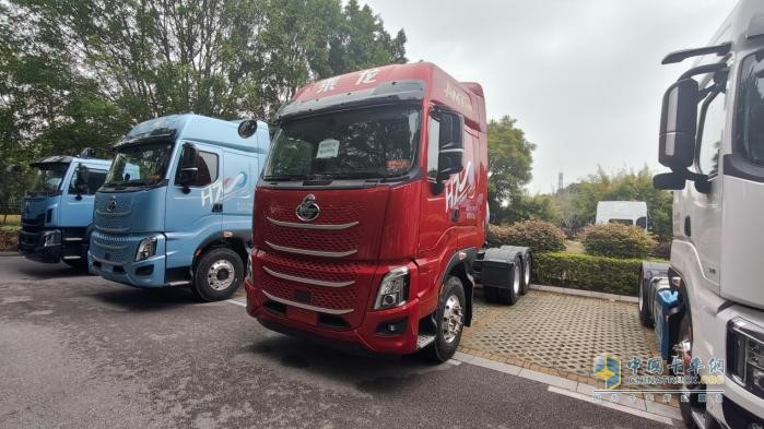 乘龙H7 Pro LNG牵引车：干线创富利器，全维优势护航每一程