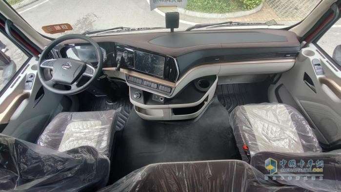 乘龙H7 Pro LNG牵引车：干线创富利器，全维优势护航每一程