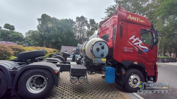 乘龙H7 Pro LNG牵引车：干线创富利器，全维优势护航每一程