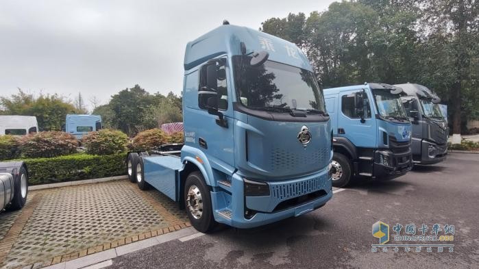 强动力低电耗！乘龙翼威5纯电牵引车实力赋能资源运输