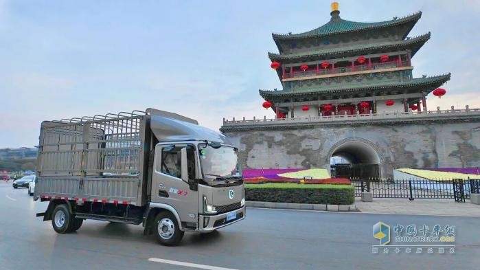 万里砺行：潍柴蓝擎X7 LNG轻卡穿越丝路，赋能高效物流