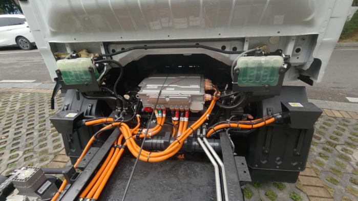 乘龙翼威2城际重载轻卡以硬核实力领跑城际运输“马拉松”