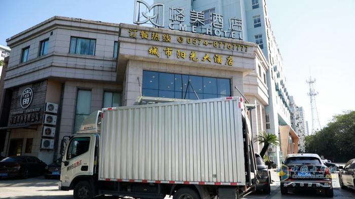 13年老司机的舒适换新 奥铃玉兔Ⅲ自动挡优雅穿梭城市之间