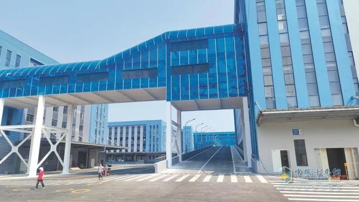中通快递新春返工招聘，西南总部将于2025年6月建成投产   