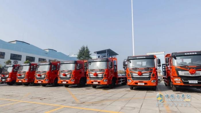 东风商用车：两场签约！喜获700+400大单