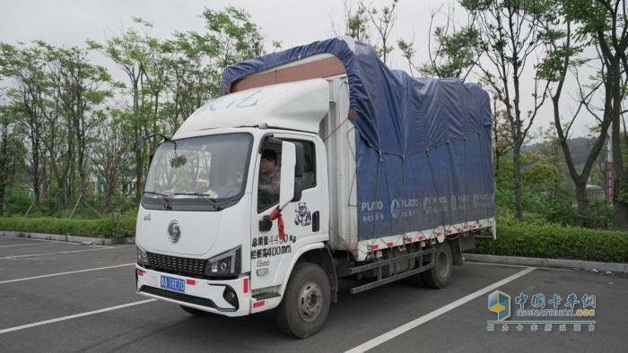 动力提升33%！ 陕汽德龍G300搭载康明斯发动机大缸径、行程短