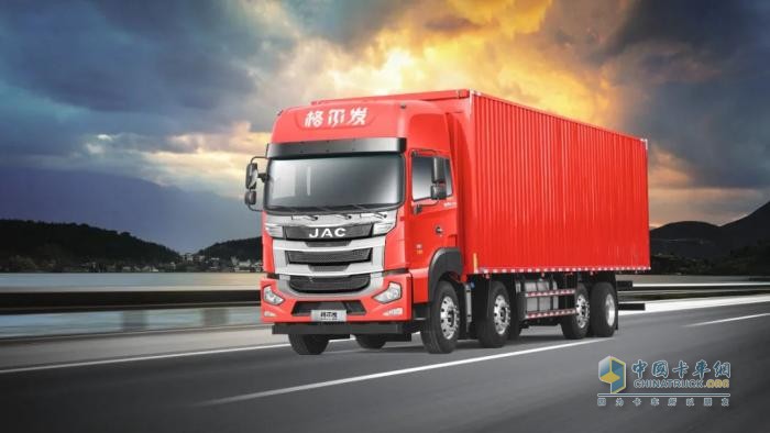 江淮格尔发8×2提升桥载货车：零担百货运输的卓越之选
