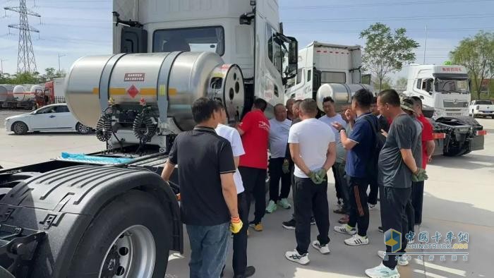 西北再迎东风热！20台龙擎危化车交付宁夏大客户