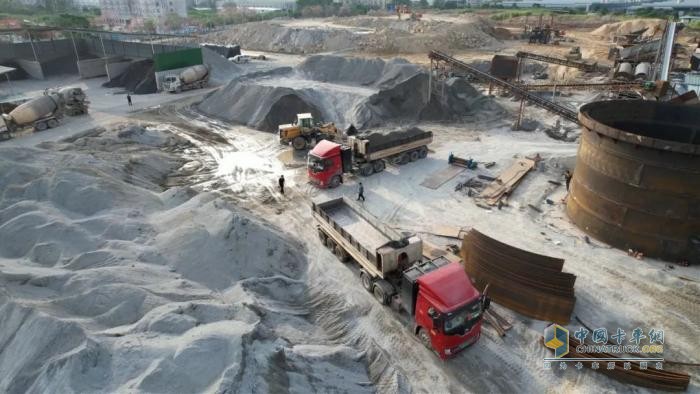 既“稳”又“值”，徐工新能源重卡书写砂石运输场景新答卷