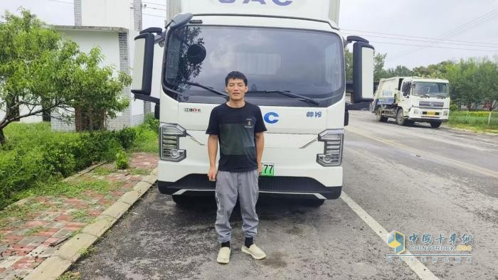 从油车到电车 张师傅的新选择：江淮新能源ES9 让货运更自由