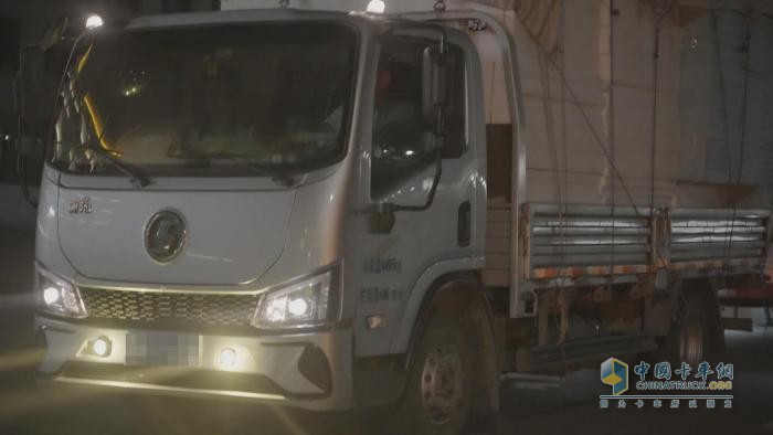 可靠伙伴的真实见证：卡友张师傅与他的陕汽德龍G200
