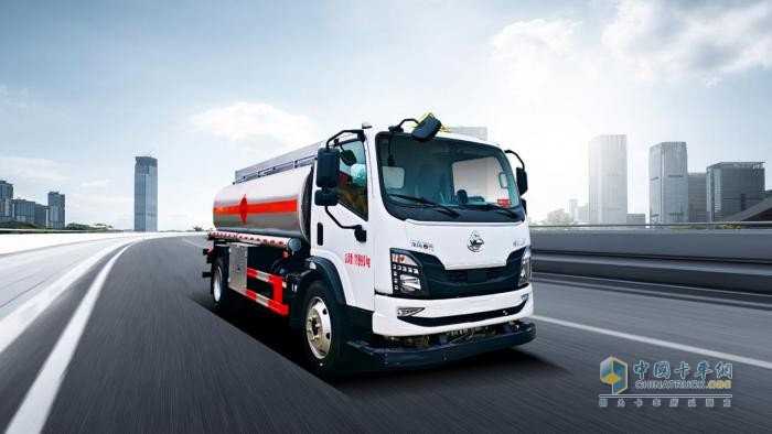 大马力强承载 欧标油罐,乘龙L2 10.2方加油车助您危运稳稳赚