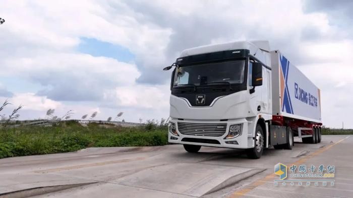 “双11”呼唤“当日达”！徐工4×2底充牵引车已就位