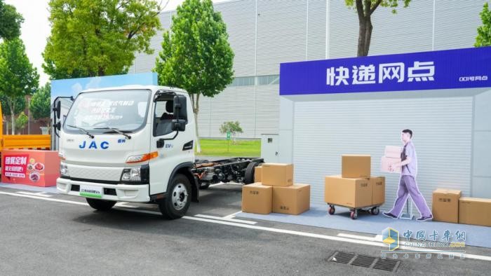 携手共赢！江淮新能源轻卡EV5助力中通快递迎战“双十一”