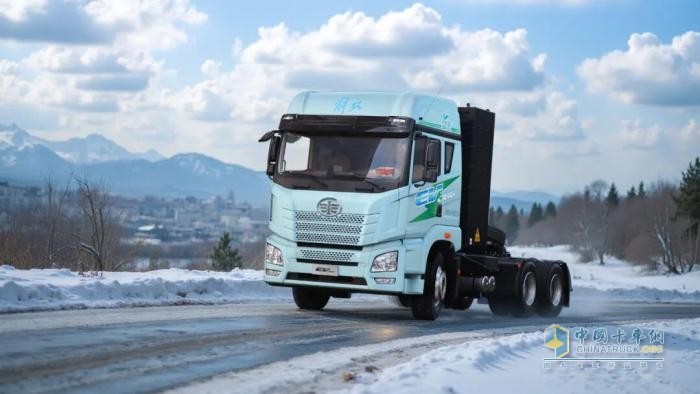 养车开销大？解放JH6 6×4新能源牵引车省钱跑得远！