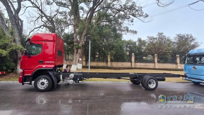 乘龙H5 290大单桥为何被称为“四缸天花板”