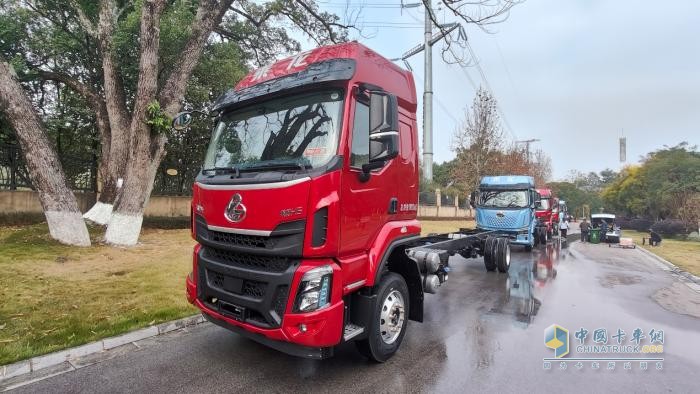 乘龙H5 290大单桥为何被称为“四缸天花板”