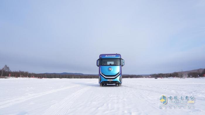 10分钟除霜+11分钟升温至15℃！欧曼银河纯电重卡极寒测试 守护运输舒适安全