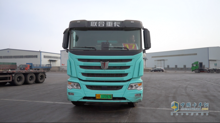 一年省出400万！宁夏资深物流人张总靠联合重卡跑赢微利时代