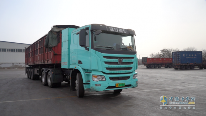 一年省出400万！宁夏资深物流人张总靠联合重卡跑赢微利时代