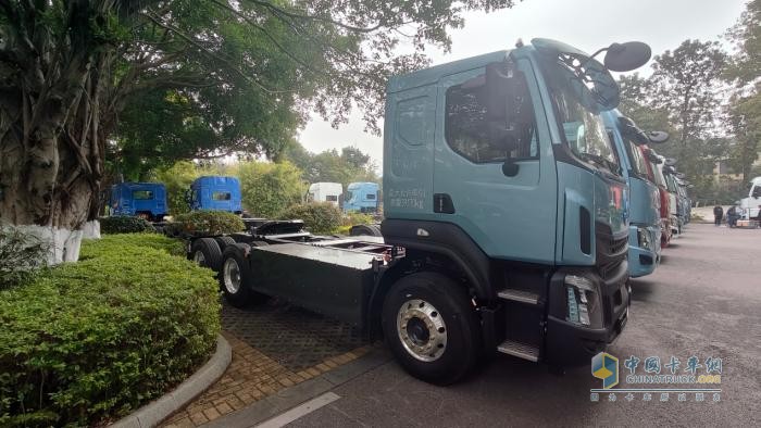 每年多赚36000元！乘龙H5超轻版纯电牵引车如何做到的？