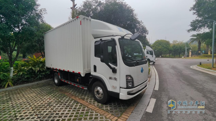 乘龙翼威2城际重载轻卡的含“轻”量