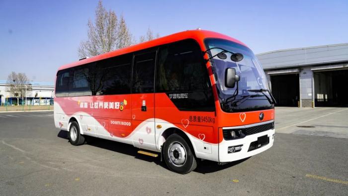 为爱焕新！宇通新一代献血车，以温暖智慧守护生命希冀