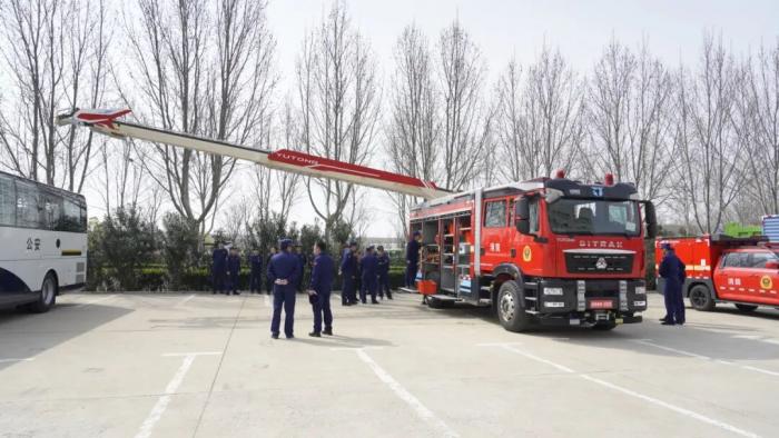 南京市消防救援支队走进宇通专用车开展技术交流