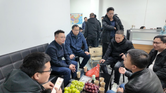 倾听客户心声，构建共赢桥梁!联合重卡用"臻心服务"跑出开工季加速度！